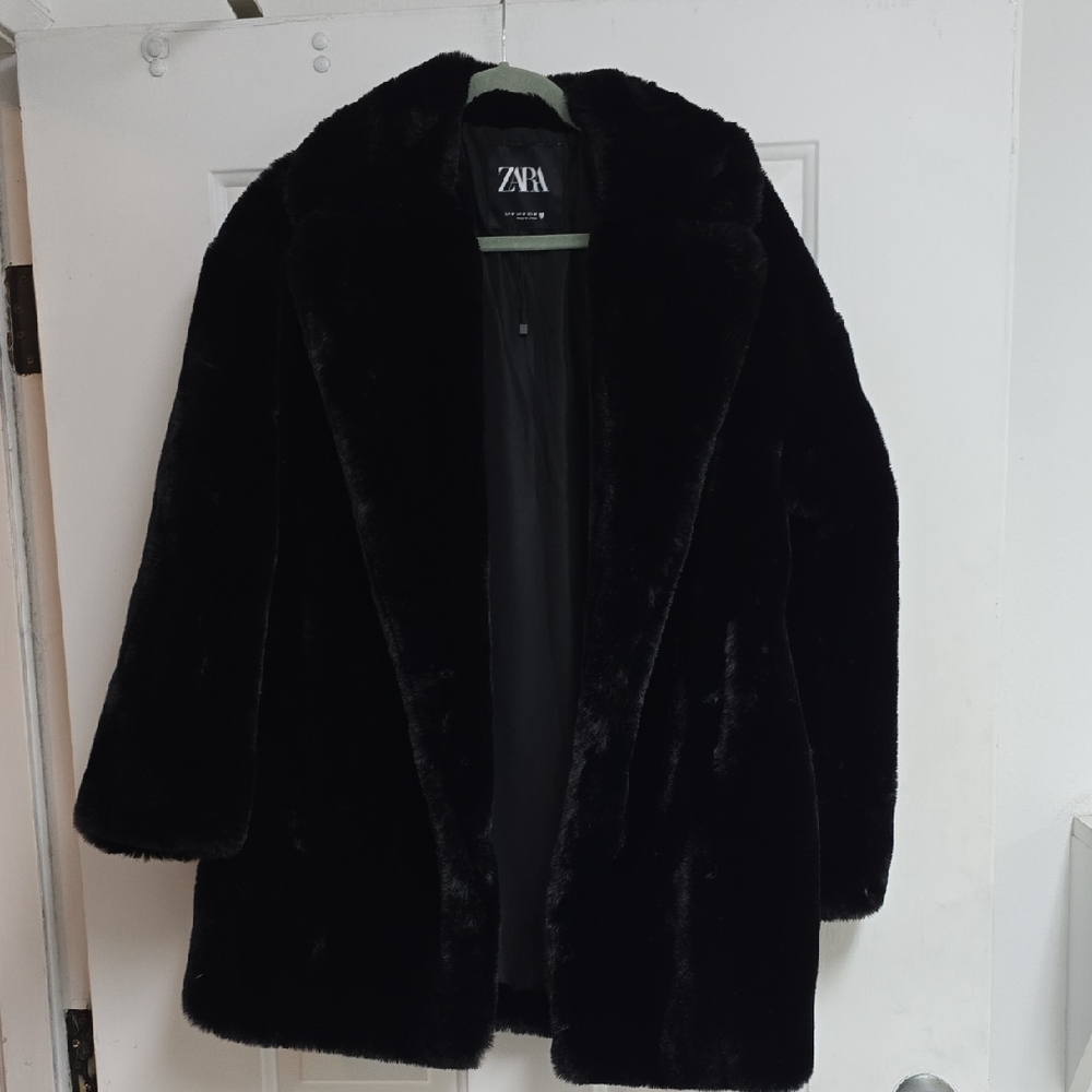 Zara Black Faux Fur Coat - Picture 2 of 16
